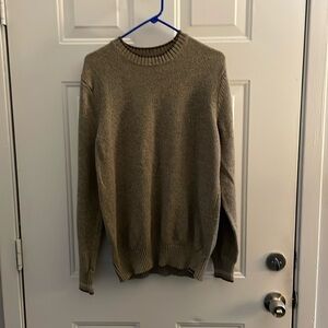 Size large tall men’s Eddie Bauer sweater. Worn once. In super good condition.